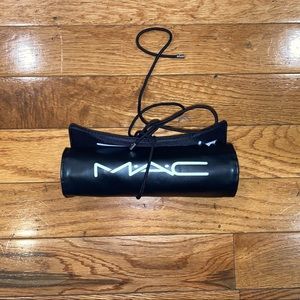 MAC brush travel carrier